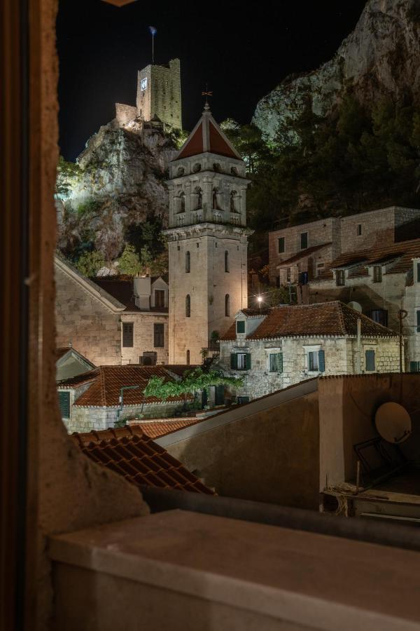 Charming Stone Apartment With Jacuzzi In Center Of Omiš Exterior foto