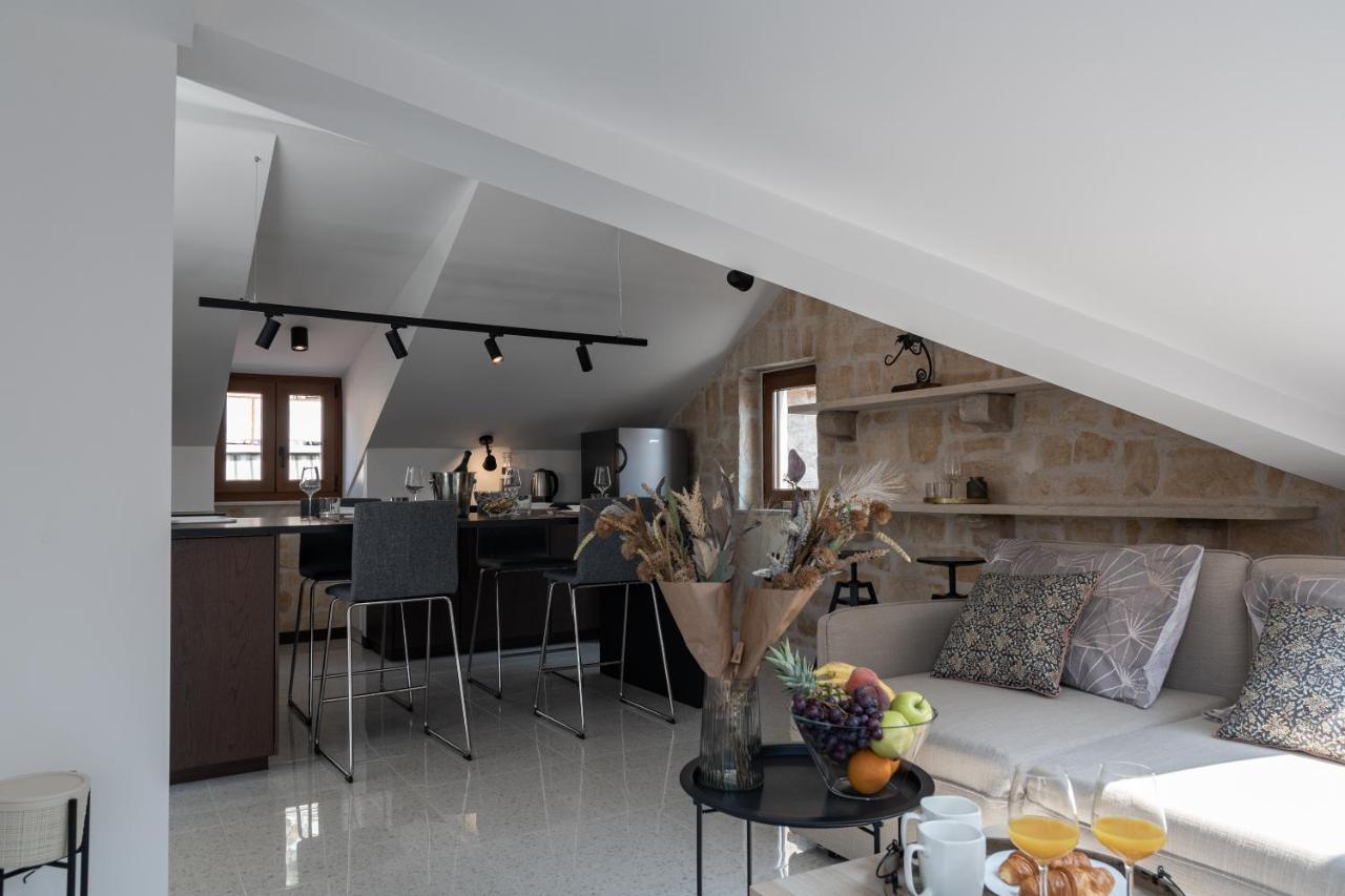 Charming Stone Apartment With Jacuzzi In Center Of Omiš Exterior foto