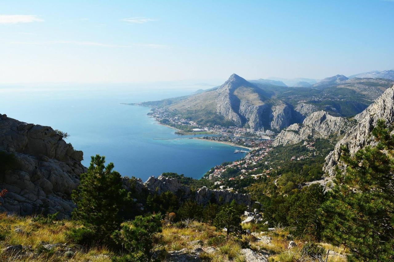 Charming Stone Apartment With Jacuzzi In Center Of Omiš Exterior foto