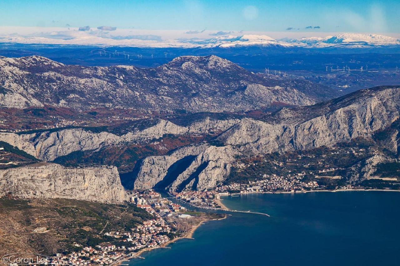 Charming Stone Apartment With Jacuzzi In Center Of Omiš Exterior foto